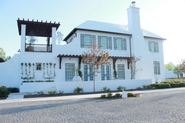 That little vine belongs to this house in Alys Beach That little vine belongs to this house in Alys Beach